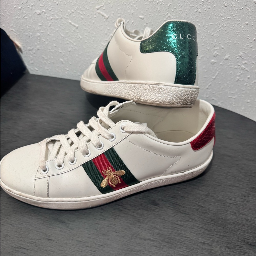 Gucci White Leather Sneakers with Green & Red Web and Gold Bee - Picture 2 of 12
